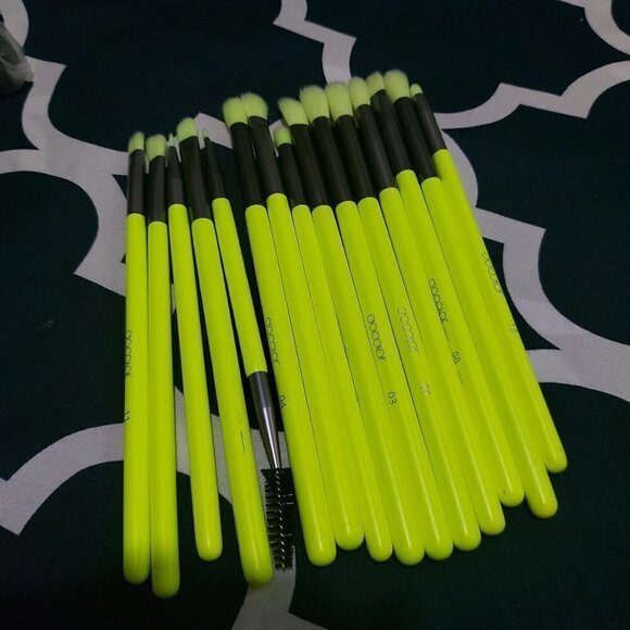 Docolor Eyeshadow Brush Set 15Pcs Green Eye Makeup Synthetic Brushes With  Case - Picture 12 of 12